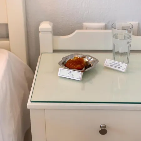 Irene - Beachfront Hotell 2*