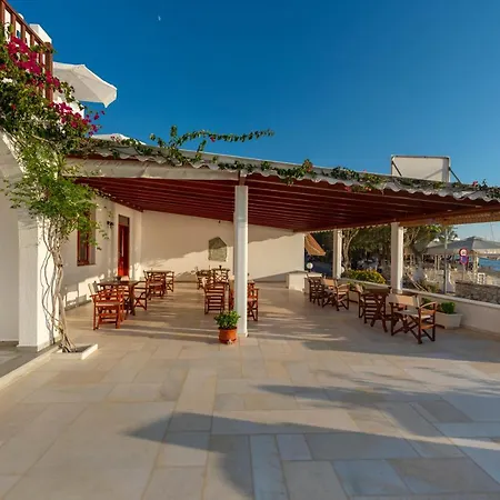 Irene - Beachfront Hotell