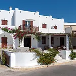 Irene - Beachfront فندق 2*