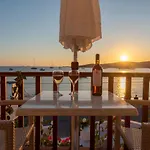 فندق Irene - Beachfront 2*