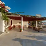 Irene - Beachfront فندق