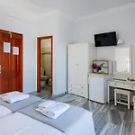 Irene - Beachfront Páros