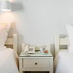 Irene - Beachfront Hotel 2*