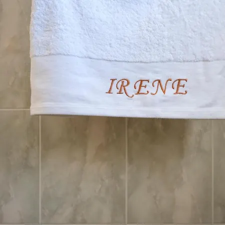 Irene - Beachfront Szálloda Párosz
