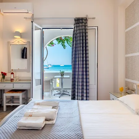 Irene - Beachfront فندق 2*