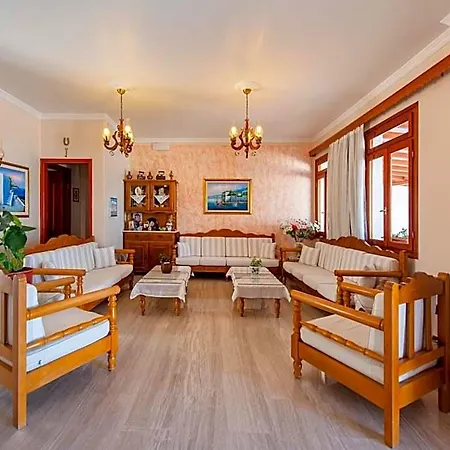 Szálloda Irene - Beachfront Párosz