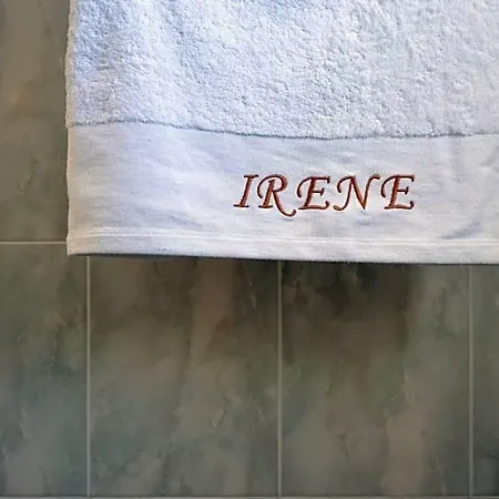Irene - Beachfront Szálloda