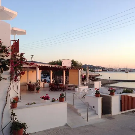 Irene - Beachfront فندق