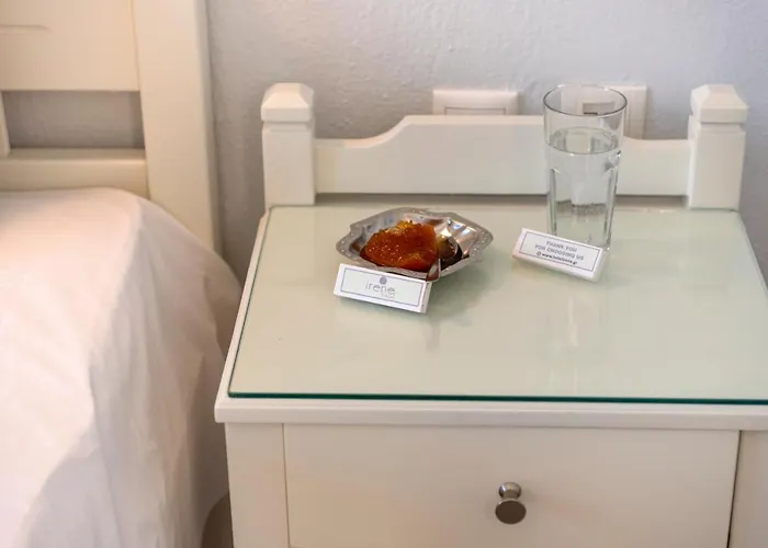 Irene - Beachfront Hotel 2*